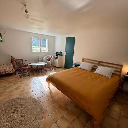Chambre Cosy Chez Isabelle Royan Exterior photo